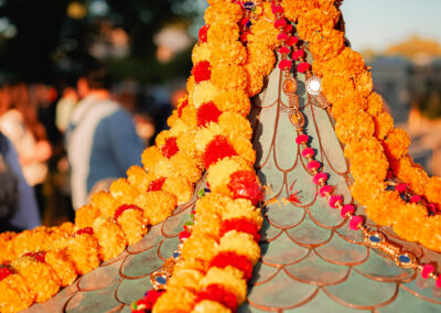 beautiful flowers flowing off the ceramic mural Centre piece